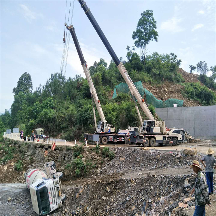 唐山古冶汽车掉沟里叫吊车救援要多少钱